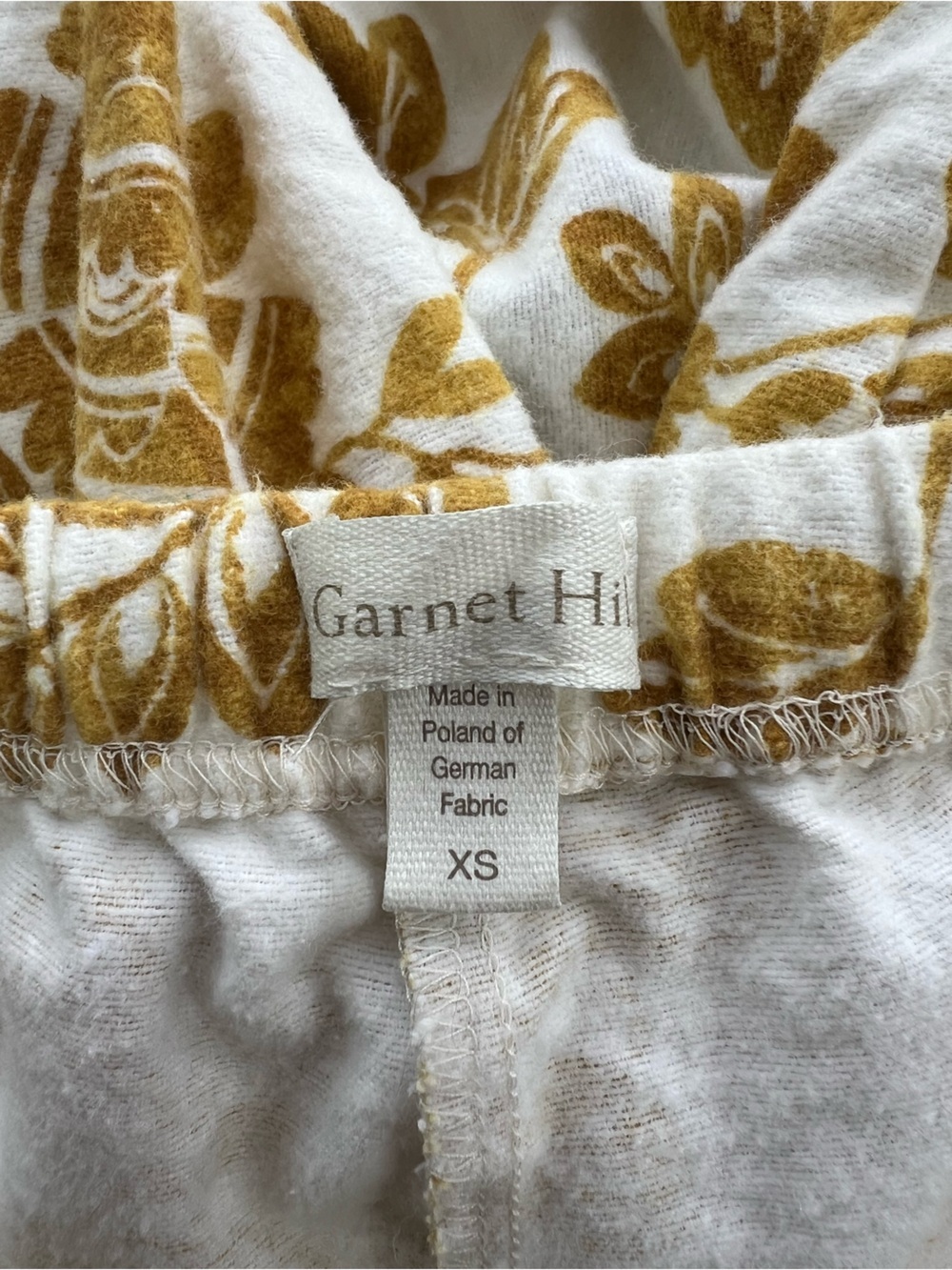 Garnet Hill Organic-Cotton Heritage Flannel 2-Pc Long Pajama Set, Gold/White, XS - Picture 12 of 14